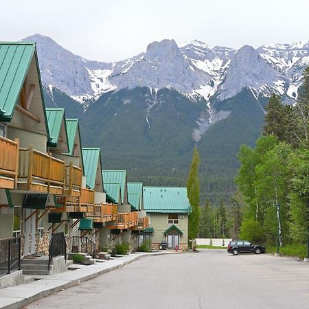 Banff Woods Lodge Canmore Exterior photo
