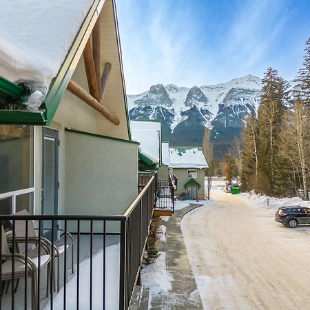 Banff Woods Lodge Canmore Exterior photo