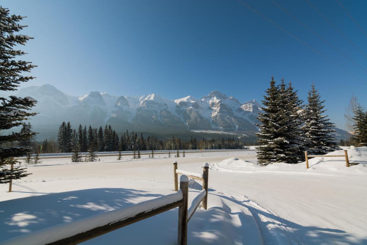 Banff Woods Lodge Canmore Exterior photo